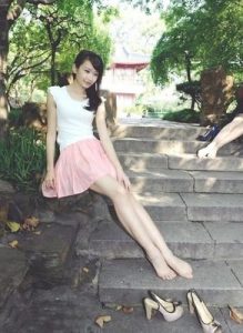 大型零售商出售过期药品:顾客健康受威胁 大型零售商出售过期药品:顾客健康受威胁